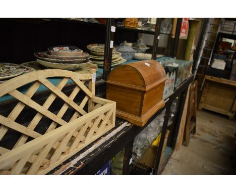 Decorative Toleware style planter and other items.