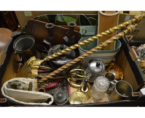 Miscellaneous collectables.