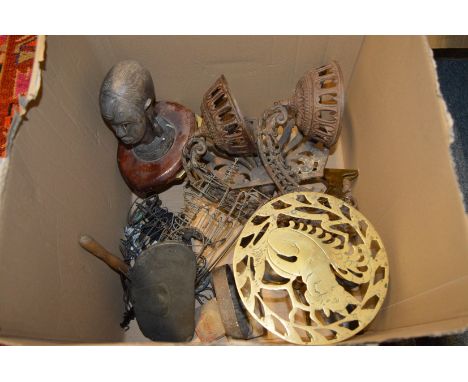Miscellaneous collectables.