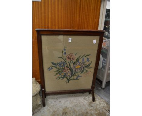 A fire screen.