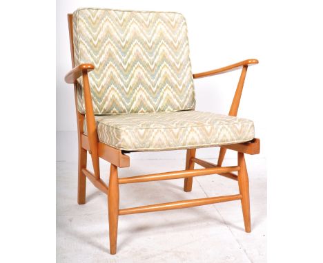 Lucian Ercolani - Ercol - Model 567 - An original retro vintage 1960's beech and elm easy armchair / arm chair or lounge chai