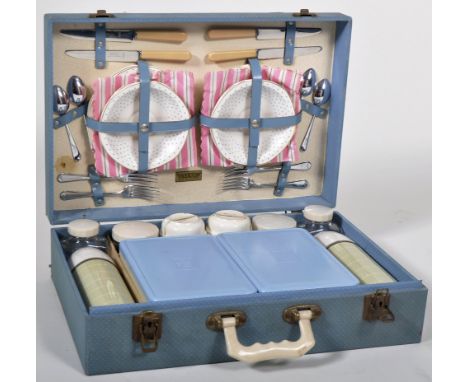 Brexton - An original vintage mid 20th Century Brexton made travelling / classic car picnic hamper set. Appears 100% complete