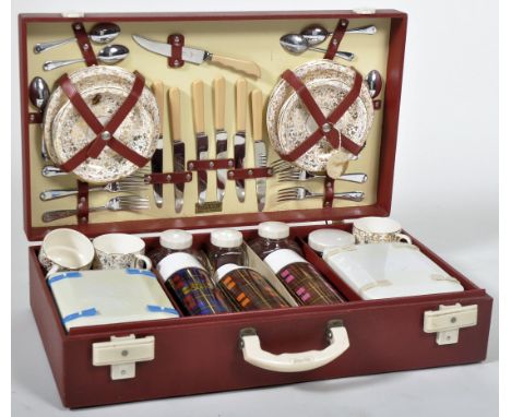 Brexton - An original vintage mid 20th Century Brexton made travelling / classic car picnic hamper set. Appears 100% complete