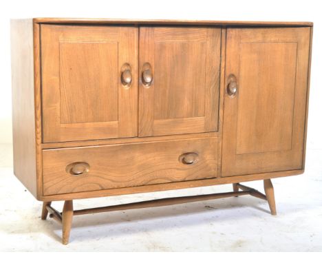 Lucian Ercolani - Ercol - Model 366 - An original retro vintage 1960's beech and elm sideboard credenza in a blonde / golden 