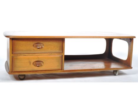 Lucian Ercolani - Ercol - Minerva - A retro vintage 1970's solid elm coffee table / occasional table of rectangular form havi