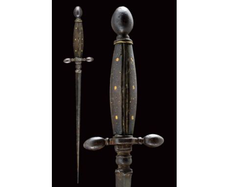 dating: 17th Century provenance: Italy, Triangular blade, the scale no longer visible. Horn grip decorated with horn and bras