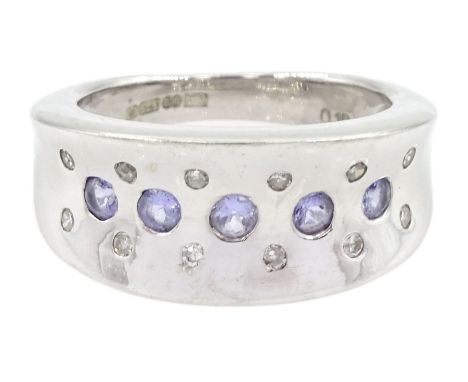 9ct white gold rubover set tanzanite diamond ring, hallmarkedCondition Report:Approx 7.6gm, size N-O, max depth = 9.3mm, a fe