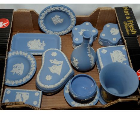 Selection of Wedgwood jasper ware including lidded trinket pots, vases, dishes etc 