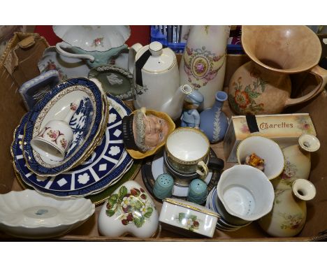 Royal Devon blush ware vases, Wedgwood jasper ware, Coalport 'Ming Rose' vase, Hammersly 'Strawberry Ripe' trinket pots, Roya