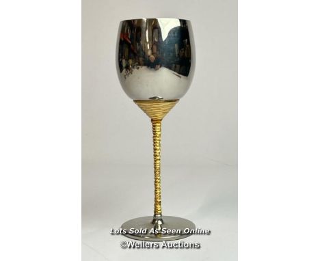 A stainless steel goblet, by Stuart Devlin, 18cm high / AN43 