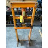 HYDRAULIC SHOP PRESS, 12 T.