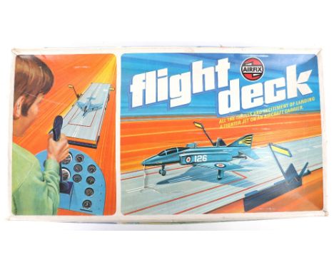 Airfix flight deck boxed, appears to be compete, box is in fair condition, has original packaging and instructions manual.