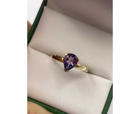 A 9ct hallmarked gold pendeloque-cut amethyst ring. Amethyst, approximately 1.00ct.  Ring size N. Weight 1.73 grams.