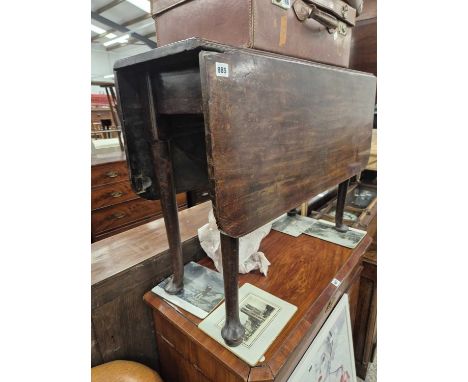 A mahogany gate leg table.H 70 W 94 D 108 cm