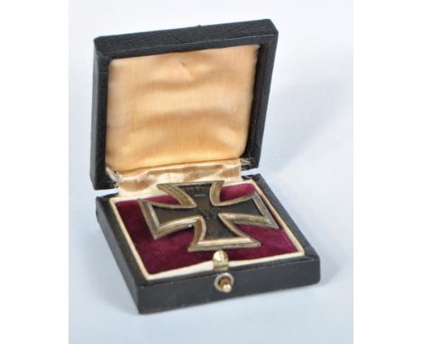 A WWI First World War Imperial German Army 1st Class Iron Cross.&nbsp;Three part construction with iron core. Boxed.

Note; f