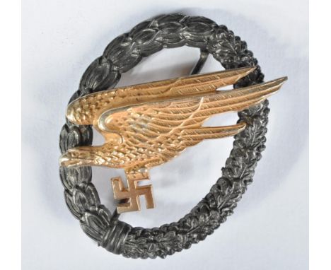 A WWII Second World War German Luftwaffe ' Fallschirmjager ' Paratrooper award / badge. Central eagle in flight and Swastika 