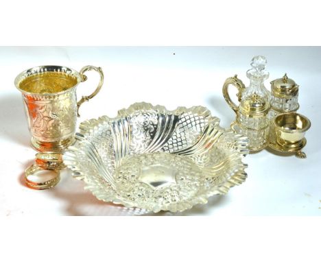 A group of silver including; a basket, by Elkington, Birmingham, 1895, shaped circular and with pierced sides; a Victorian si