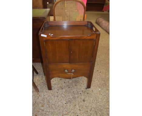 19TH CENTURY MAHOGANY TRAY TOP COMMODE CABINET, LATER ADAPTED TO A BEDSIDE CABINET, 53CM WIDE