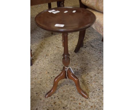 SMALL MAHOGANY CIRCULAR TOPPED WINE TABLE ON TRIPOD BASE, 52CM HIGH