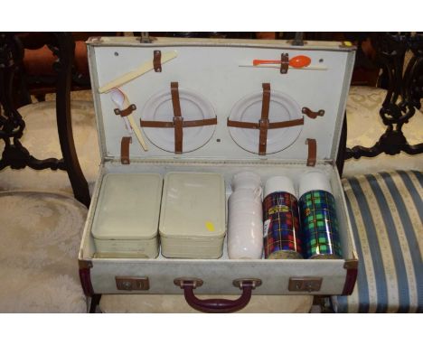 Vintage fitted picnic hamper