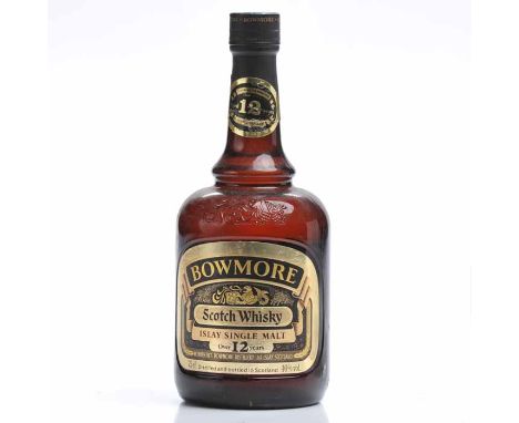 BOWMORE OVER 12 YEARS - DUMPY BOTTLE
Islay Single Malt Scotch Whisky. 75cl, 40% volume. 