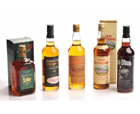 TOMINTOUL-SPEYSIDE AGED 10 YEARS
Highland Single Malt Scotch Whisky. 70cl, 40% volume. 
BENNACHIE AGED 17 YEARS
Single Malt S