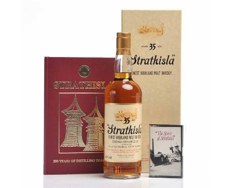 STRATHISLA 35 YEARS OLD BICENTENARY
Highland Single Malt Scotch Whisky. Bottled by the Proprietors: Chivas Bros. Ltd., to com