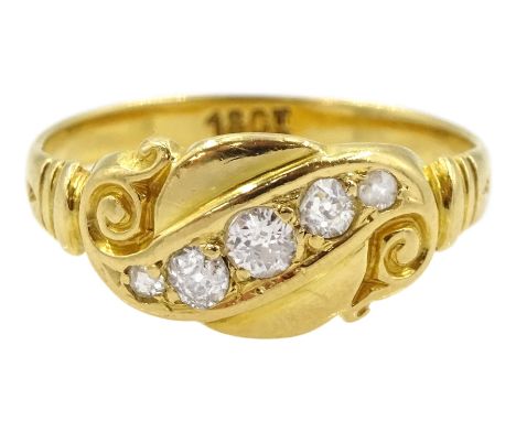 Early 20th century 18ct gold graduating old cut diamond ring, hallmarkedCondition Report:Approx 2.4gm, size L