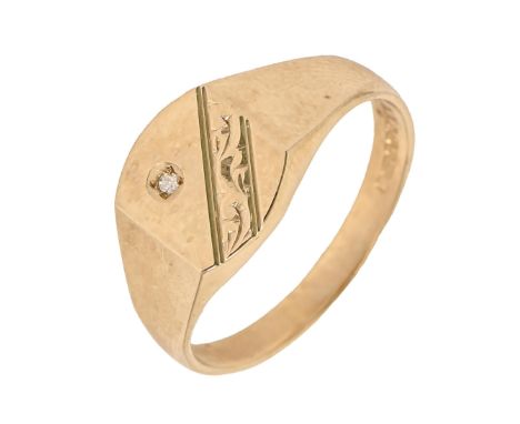 A 9ct gold signet ring, Sheffield 1977, 2.8g, size S  Practically as new