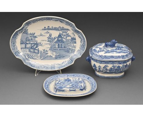 A Don Pottery blue printed pearlware Chinoiserie pattern sauce tureen and cover, a stand and oval dish, c1825, dish 27cm l, i