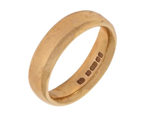 A 9ct gold wedding ring, London 1986, 7.8g, size O  Good condition