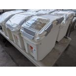 +VAT 2x small sized ingredients bins with clear folding lids