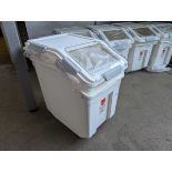 +VAT 2x medium sized ingredients bins with clear folding lids