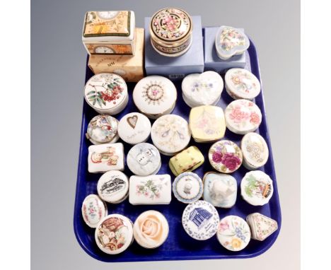 A tray of quantity of ceramic lidded trinket pots, Wedgwood, Rothschild collection, Villeroy and Bosch etc 