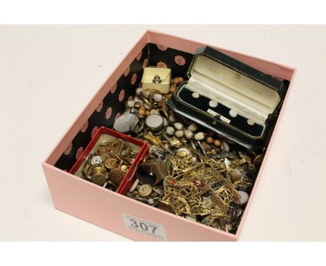 Box of mixed collectibles including rings, cufflinks, studs etc 