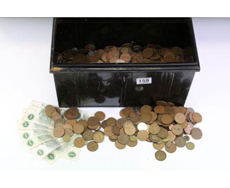 A large collection of mainly British pre decimal coins to include Victorian examples together with a quantity of worlds coins