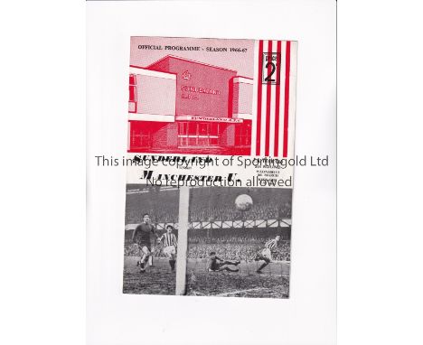 MANCHESTER UNITED      Programme for the away FA Youth Cup tie v Sunderland 8/3/1967, slightly creased.    Generally good