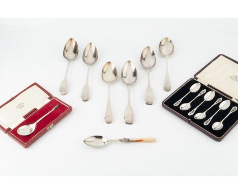 A set of six George V silver teaspoons, with pierced and bright-cut decoration, Sheffield 1918, cased, and a quantity of asso