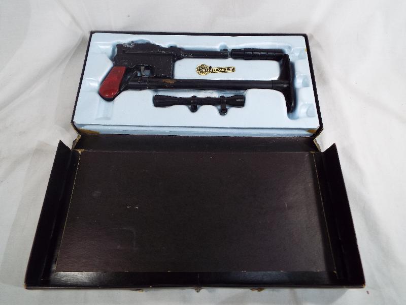 Man From Uncle - Lone Star Die Cast metal ' Man from Uncle' gun set in ...