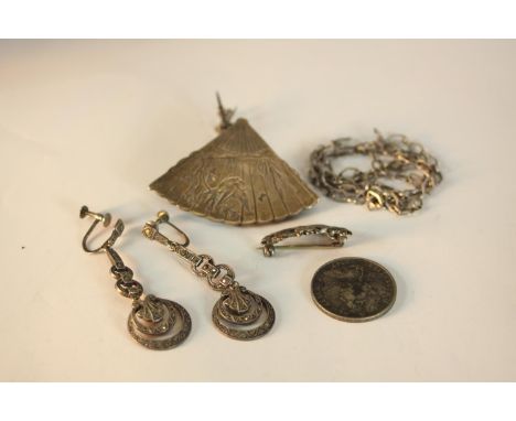 A collection of silver jewellery, including a Chinese engraved silver fan brooch, a pair of silver and marcasite Art Deco dro