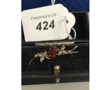 9CT GOLD + SEED PEARL BROOCH