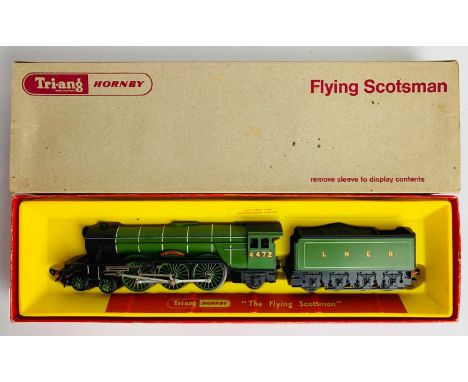 Triang Hornby OO R855 RT520 LNER Flying Scotsman with Smoke Unit - Near Mint Boxed P&amp;P group 2 (£20 for the first item an