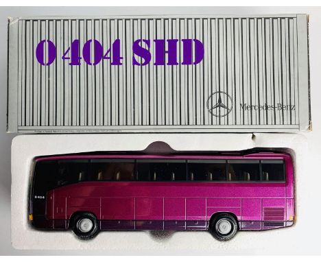 NZG 1:43 Scale Mercedes Benz 0 404 SHD Coach  - Boxed P&amp;P group 2 (£20 for the first item and £2.50 for subsequent items)