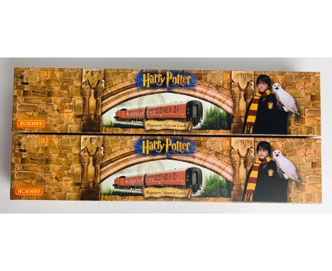 2x Hornby OO Gauge Harry Potter Passenger Coaches New &amp; Boxed To Include: R4149A &amp; R4148B P&amp;P group 2 (£20 for th