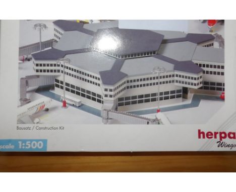 Herpa Wings 1.500 scale large departure hall construction kit P&amp;P group 2 (£20 for the first item and £2.50 for subsequen