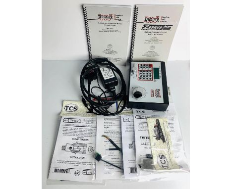 Digitrax Zephyr 3.0 Amp Starter Set Dcc Controller Boxed with Papers - With Additional Accessories in Packets P&amp;P group 2