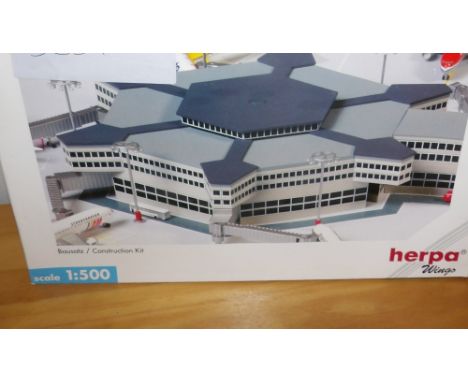 Herpa Wings 1.500 scale large departure hall construction kit P&amp;P group 2 (£20 for the first item and £2.50 for subsequen