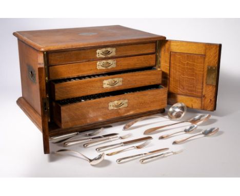 AN EDWARDIAN SILVER TABLE SUITE for twelve place settings, maker George Howson, Sheffield 1902, in Celtic Point pattern, comp