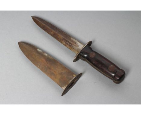 A BRITISH FIRST WORLD WAR TRENCH KNIFE, with 4 3/4" spear point blade, ovoid cross guard, shaped grip and metal scabbard, 8 1