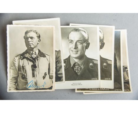 6-teiliges Konvolut von signierten Ritterkreuzträger-Autogrammkarten, bestehend aus: 1xOberstleutnant Walter Oesau, 1x Major 